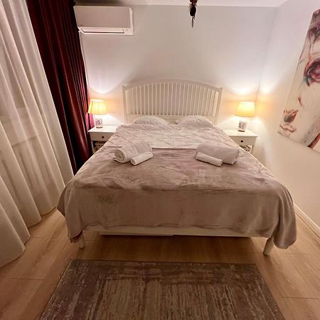 Modern & Cozy 2 Rooms Apartment Bucureşti Ngoại thất bức ảnh