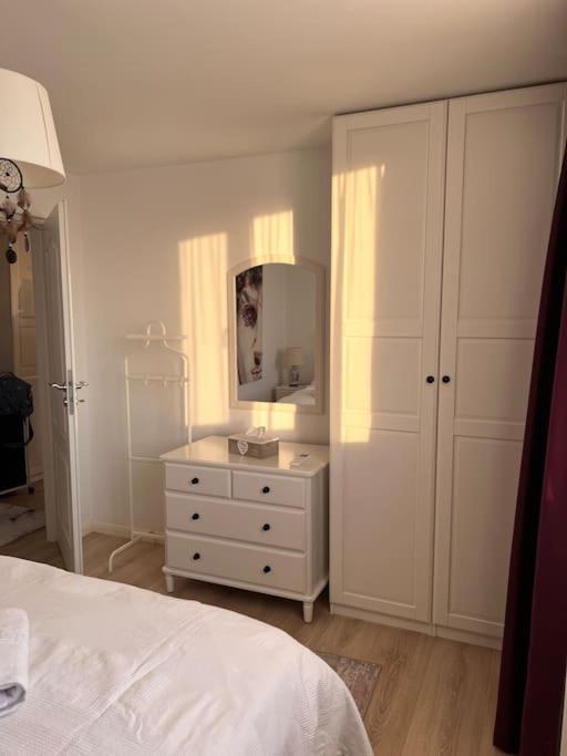 Modern & Cozy 2 Rooms Apartment Bucureşti Ngoại thất bức ảnh